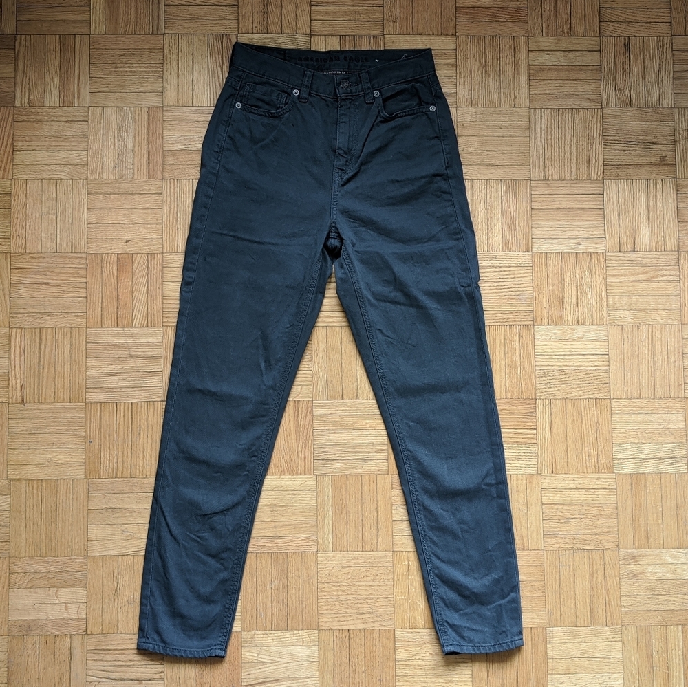 🔥 American Eagle Mom Jeans High Rise 🔥